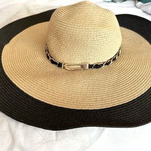 Calvin Klein Floppy Beach Hat